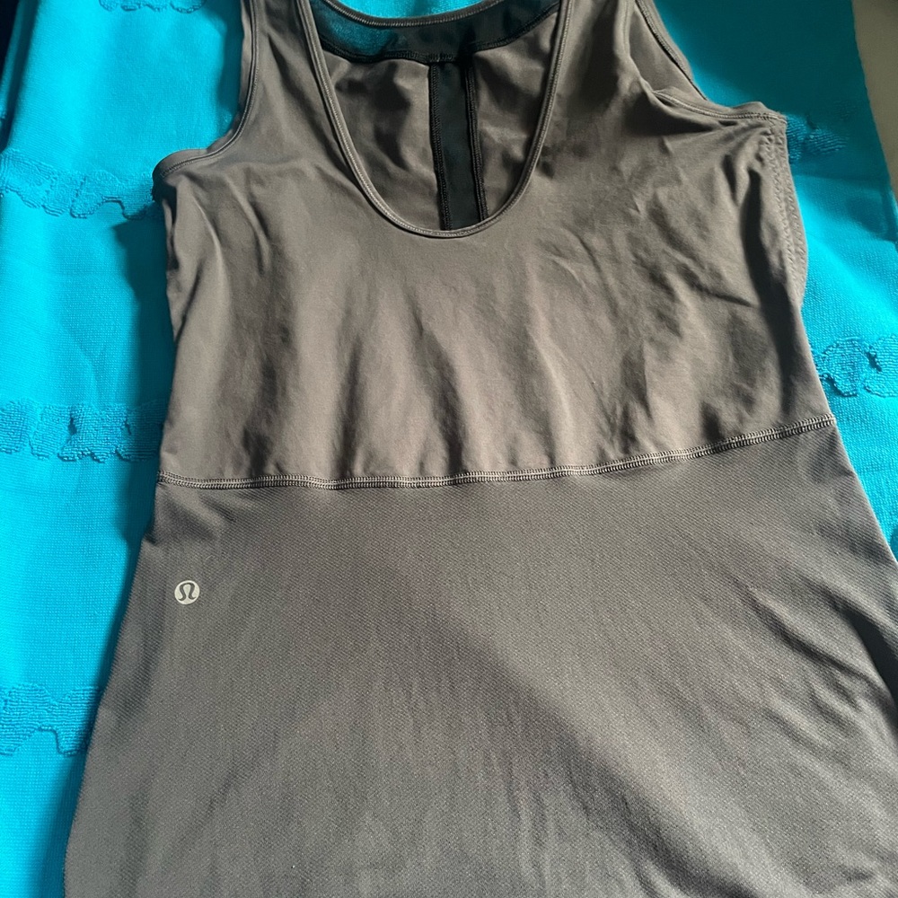 Lululemon top - Picture 2 of 4